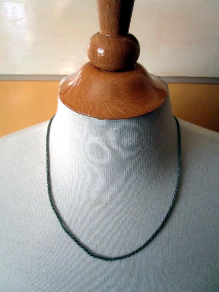ketting 12 grijs met goudkleur met veersluiting, Sieraden, Tassen en Uiterlijk, Kettingen, Nieuw, Overige materialen, Grijs, Ophalen of Verzenden