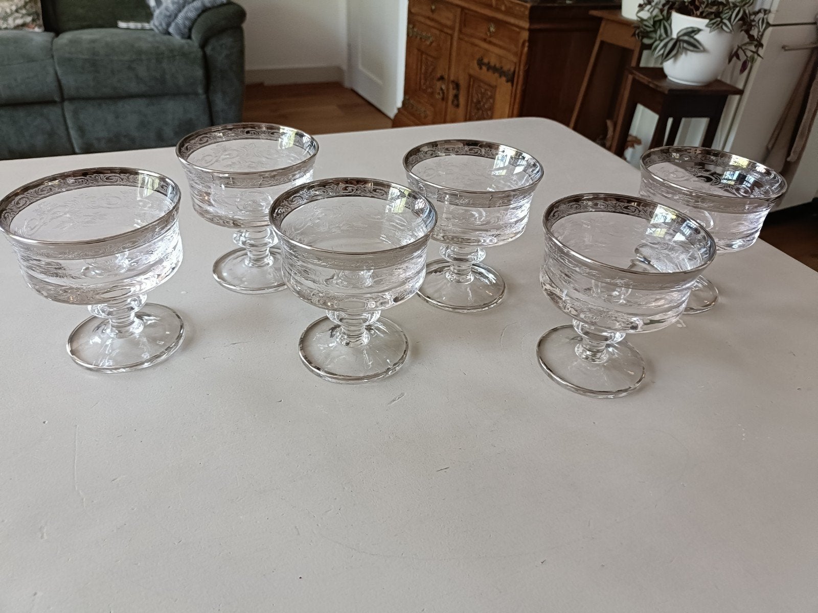 6 coupe glazen lavorato a Mano uit Italië
Mooi bewerkt glas, Verzamelen, Ophalen of Verzenden, Zo goed als nieuw, Overige typen