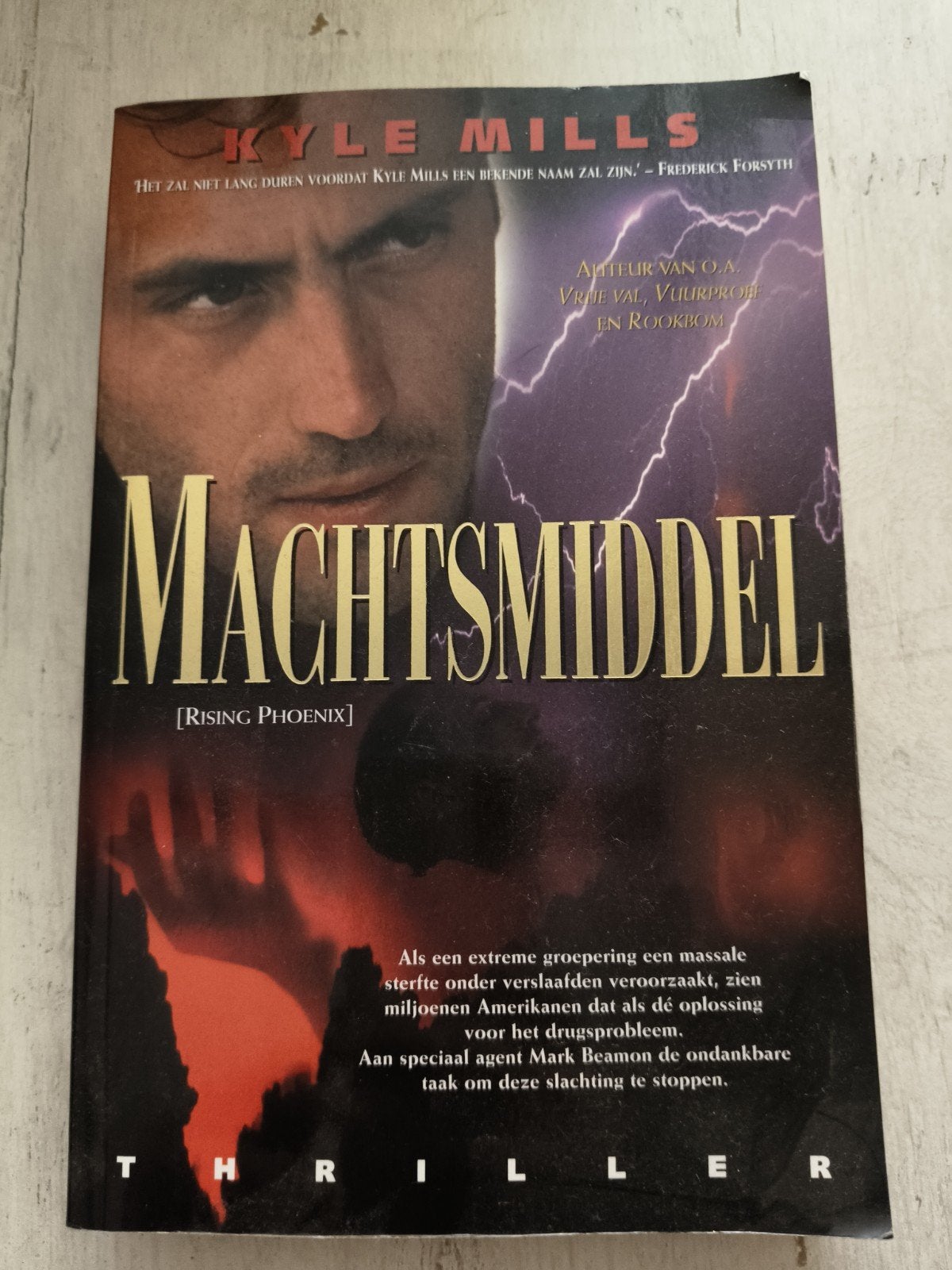 Machtsmiddel - Kyle Mills (Thriller), Ophalen of Verzenden, Gelezen, Kyle Mills