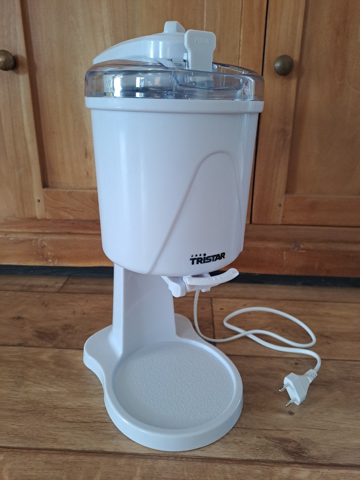 Tristar Soft IJsmachine - 1L - Met lichte schade, Ophalen of Verzenden
