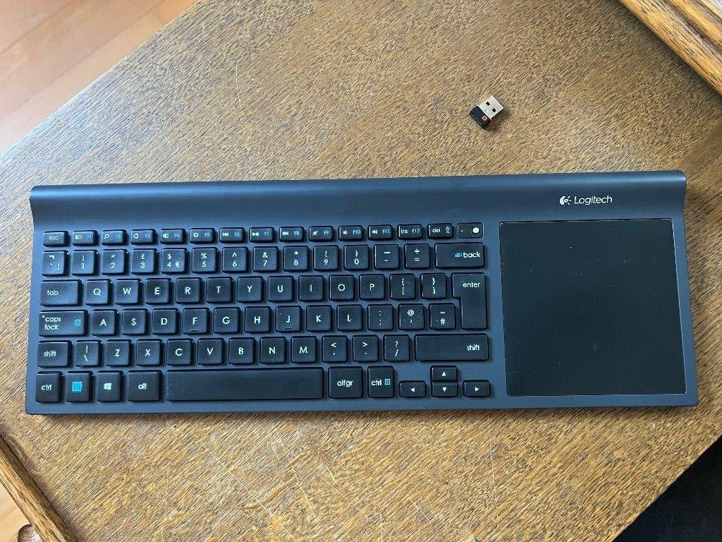 LOGITECH TK820 Draadloos Toetsenbord met Touchpad met Dongle, Computers en Software, Toetsenborden, Ophalen of Verzenden, Zo goed als nieuw