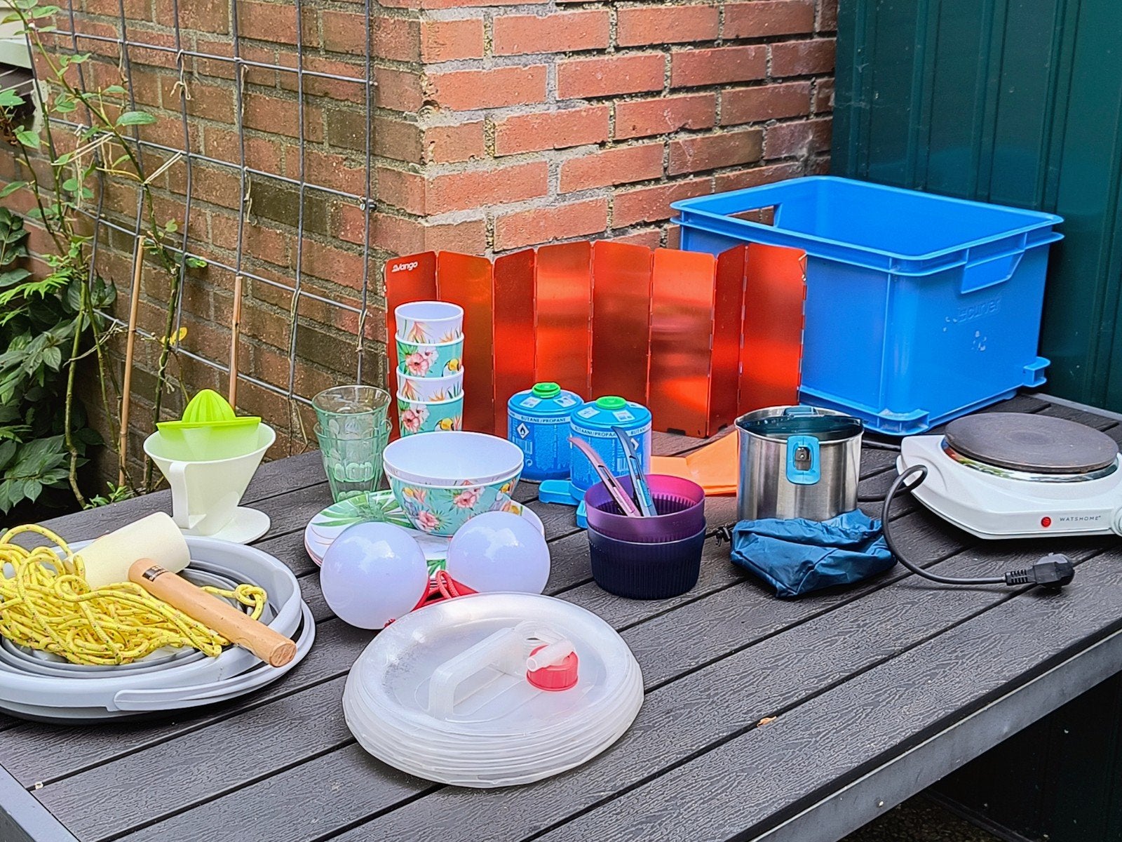 Complete set campingaccessoires in Curver krat, Ophalen, Gebruikt