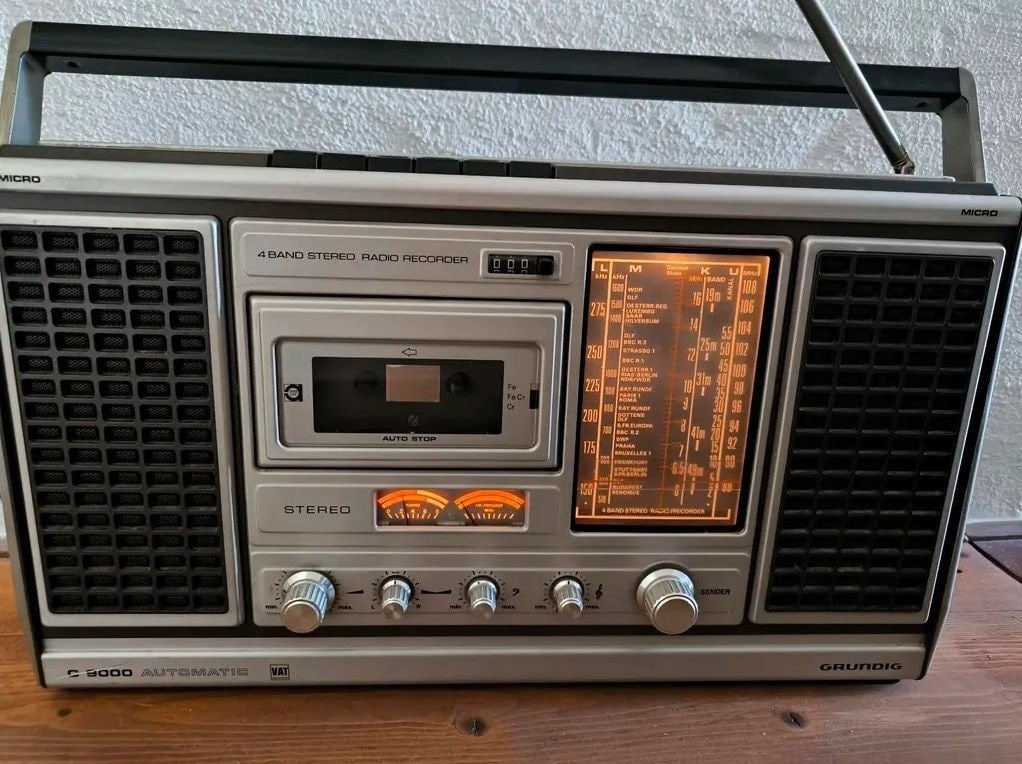 Grundig C9000 radio-cassetterecorder