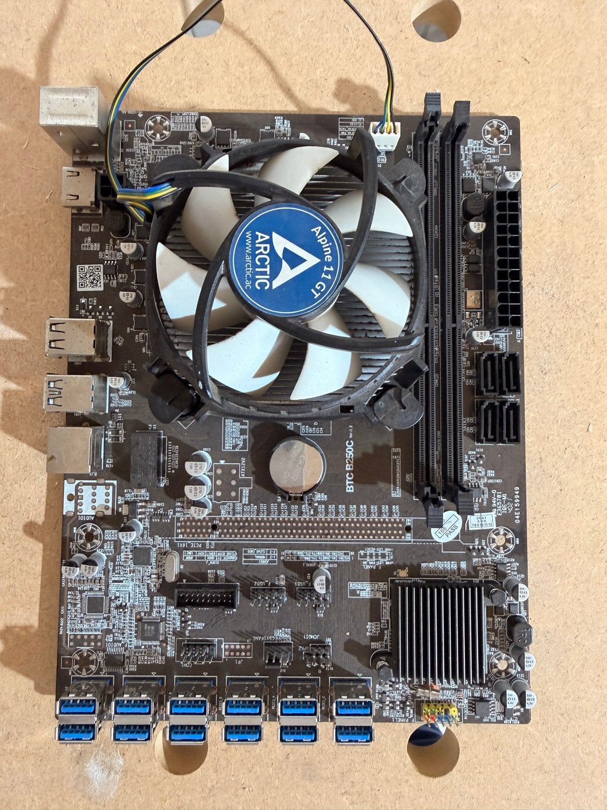 BTC B250C Mining Moederbord met Intel G4560 CPU, Ophalen of Verzenden, Gebruikt, Intel, DDR4