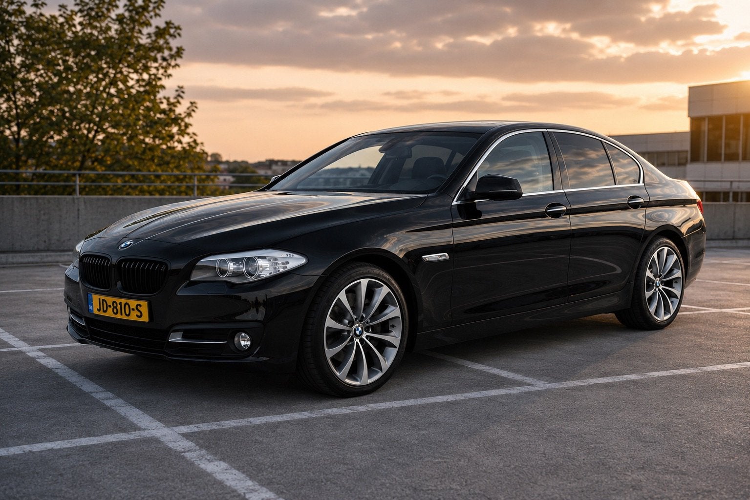 BMW 535i F10 - 306 PK - 142.000 km (Youngtimer), Auto's, Automaat, Achterwielaandrijving, Stoelverwarming, Beige