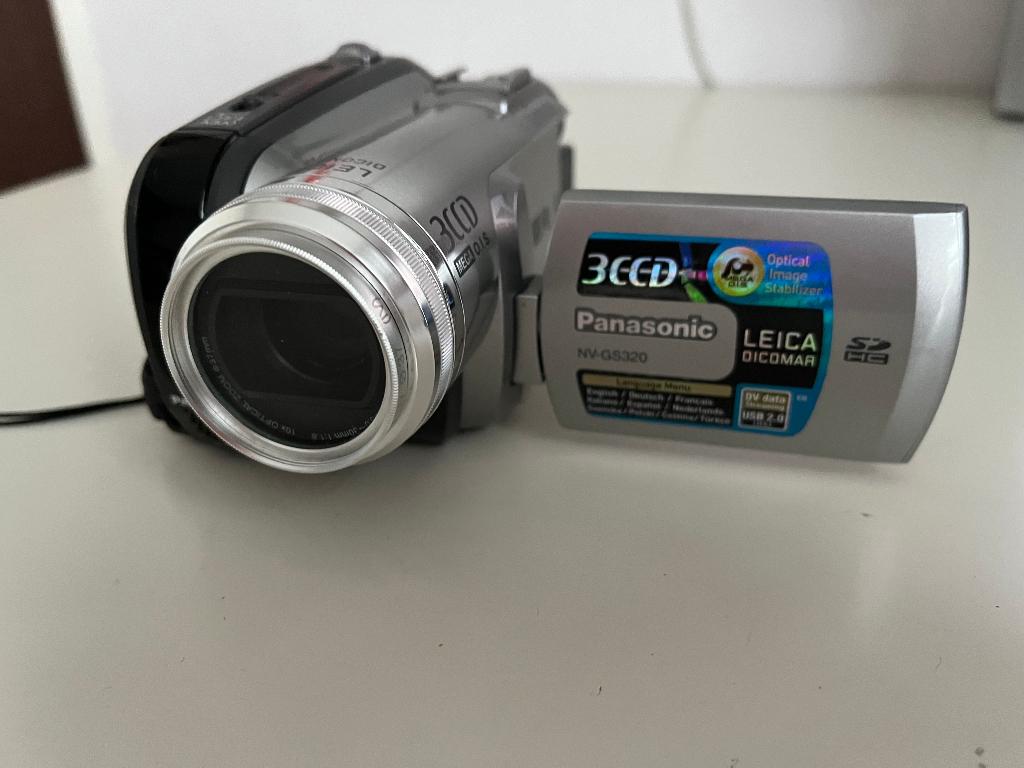 In prijs verlaagd ! Panasonic NV-GS320 digital video camera, Gebruikt, Panasonic, 20x of meer, Overige soorten
