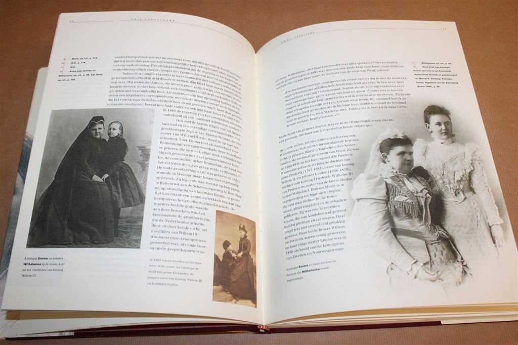 3 Vorstinnen — Brieven Emma, Wilhelmina & Juliana, Ophalen of Verzenden, Zo goed als nieuw