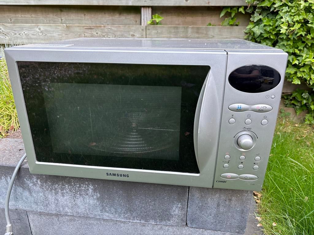 Samsung Combimagnetron C100 - Zilver, Ophalen, Combimagnetron, Grill, Zo goed als nieuw