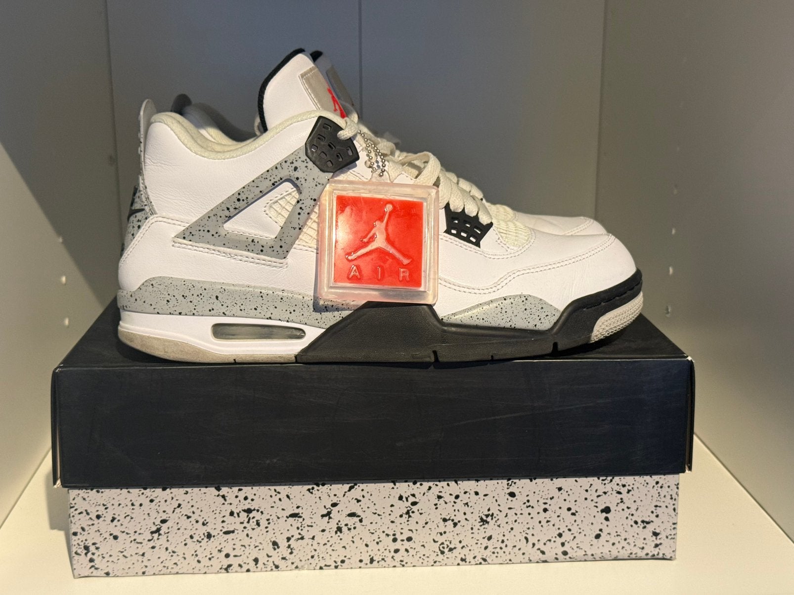 Nike Air Jordan 4 Retro “White Cement” (2016), Kleding | Heren, Schoenen, Ophalen of Verzenden, Zo goed als nieuw, Wit