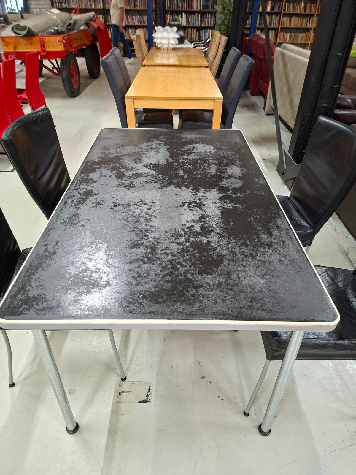 Gebruikte Gispen eettafel met metalen poten, Gebruikt, Modern, Industrieel, Overige materialen, Onbekend