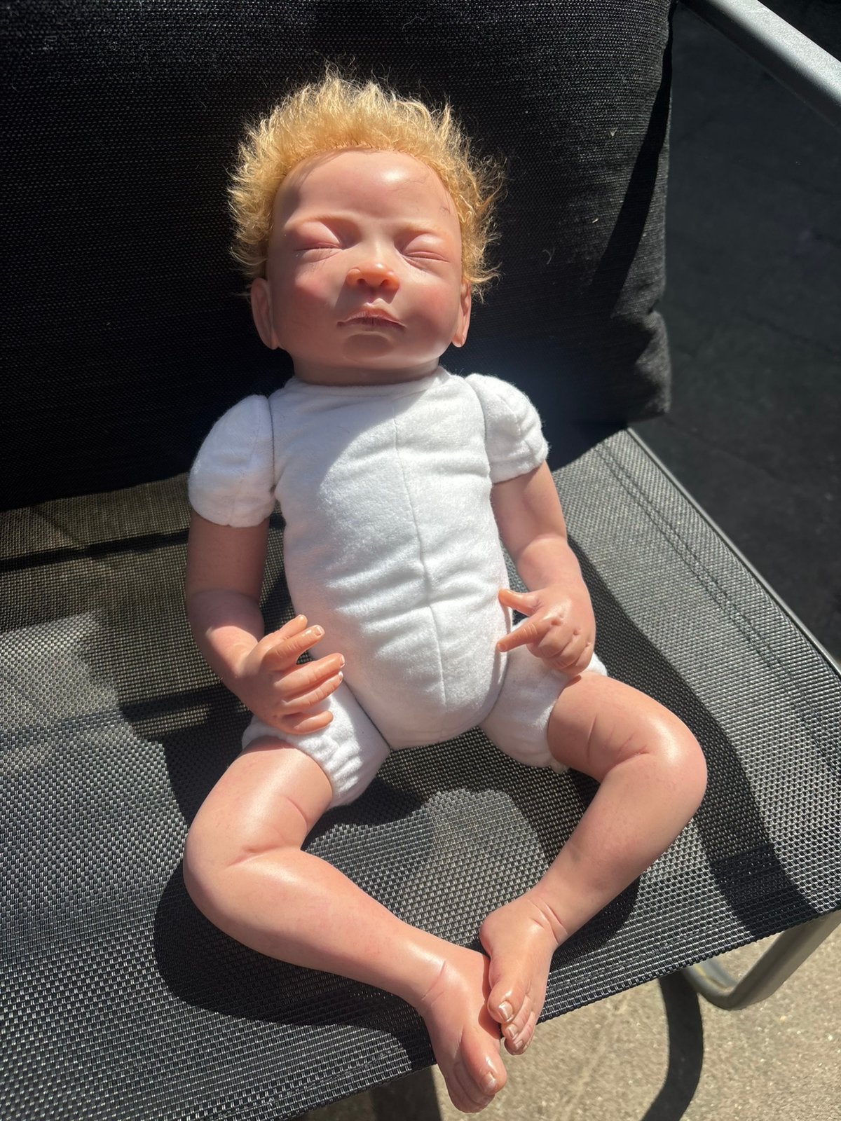Kleine realistische baby pop / reborn, Ophalen, Zo goed als nieuw, Accessoires