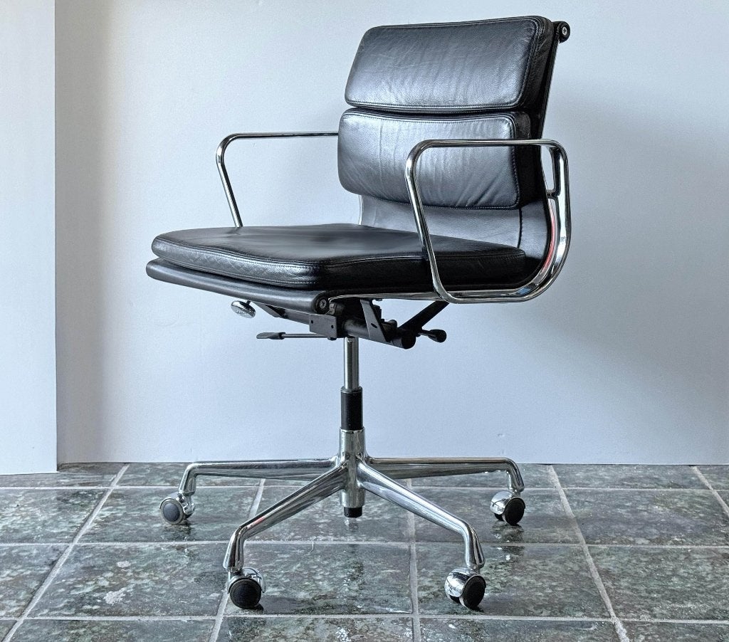 Vitra Eames EA 217 soft pad design bureaustoel IZGS, Vitra, Zwart, Ophalen of Verzenden, Zo goed als nieuw