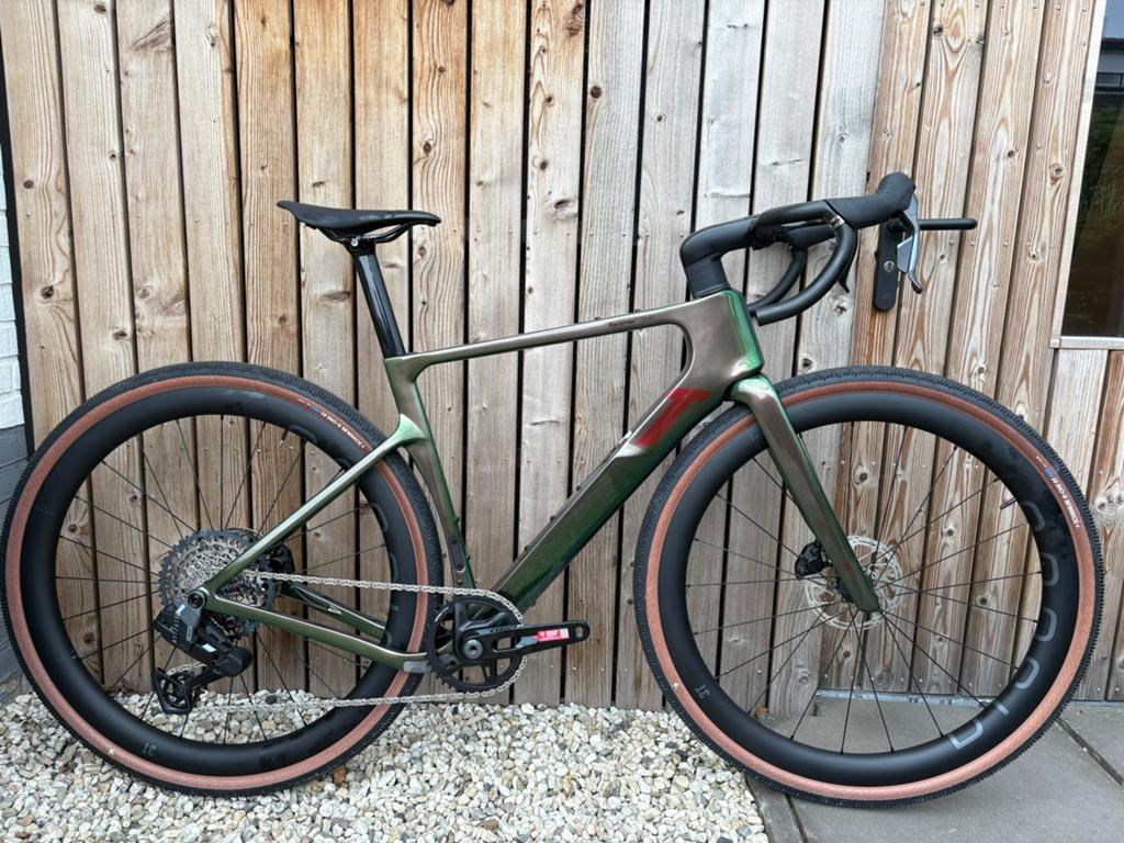 3T Racemax2 Italia maat S & XL Sram Rival AXS XPLR 13s, 28 inch, Stalbergweg, Carbon, Info@velovenlo.nl