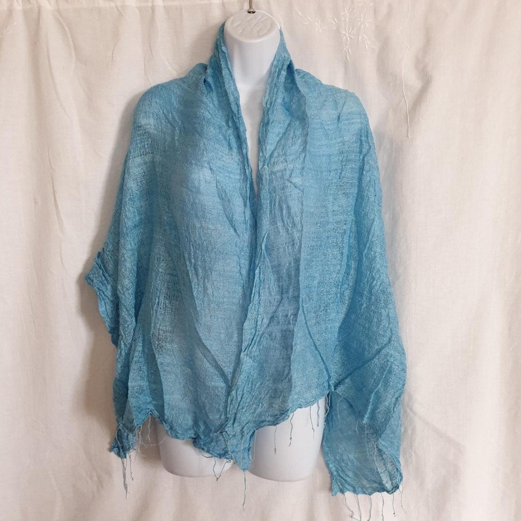 Mooie blauwe sjaal. 70 x 150, Maat 38/40 (M), ., Ophalen of Verzenden, Zo goed als nieuw