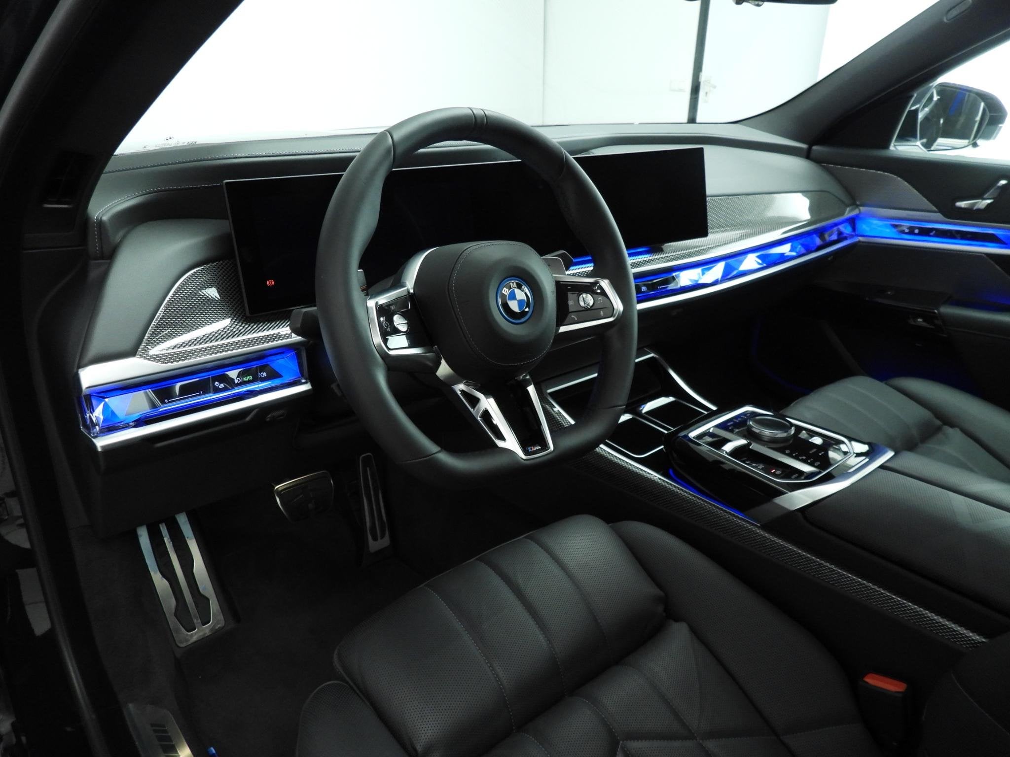 BMW 7 Serie 750e xDrive | M-Sportpakket | LED | HUD | Active, Auto's, Automaat, Dealer onderhouden, Gebruikt, Zwart