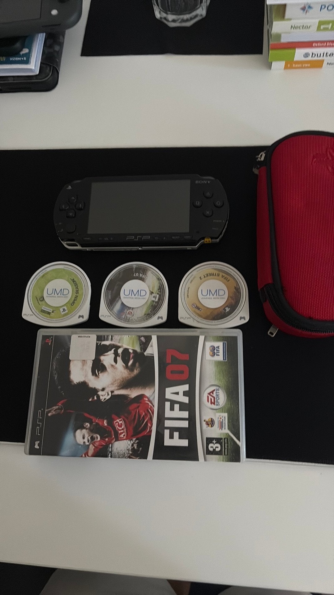 Bundel!! PSP met 4 games en een case!, Spelcomputers en Games, Zwart, Ophalen of Verzenden, PSP, Gebruikt