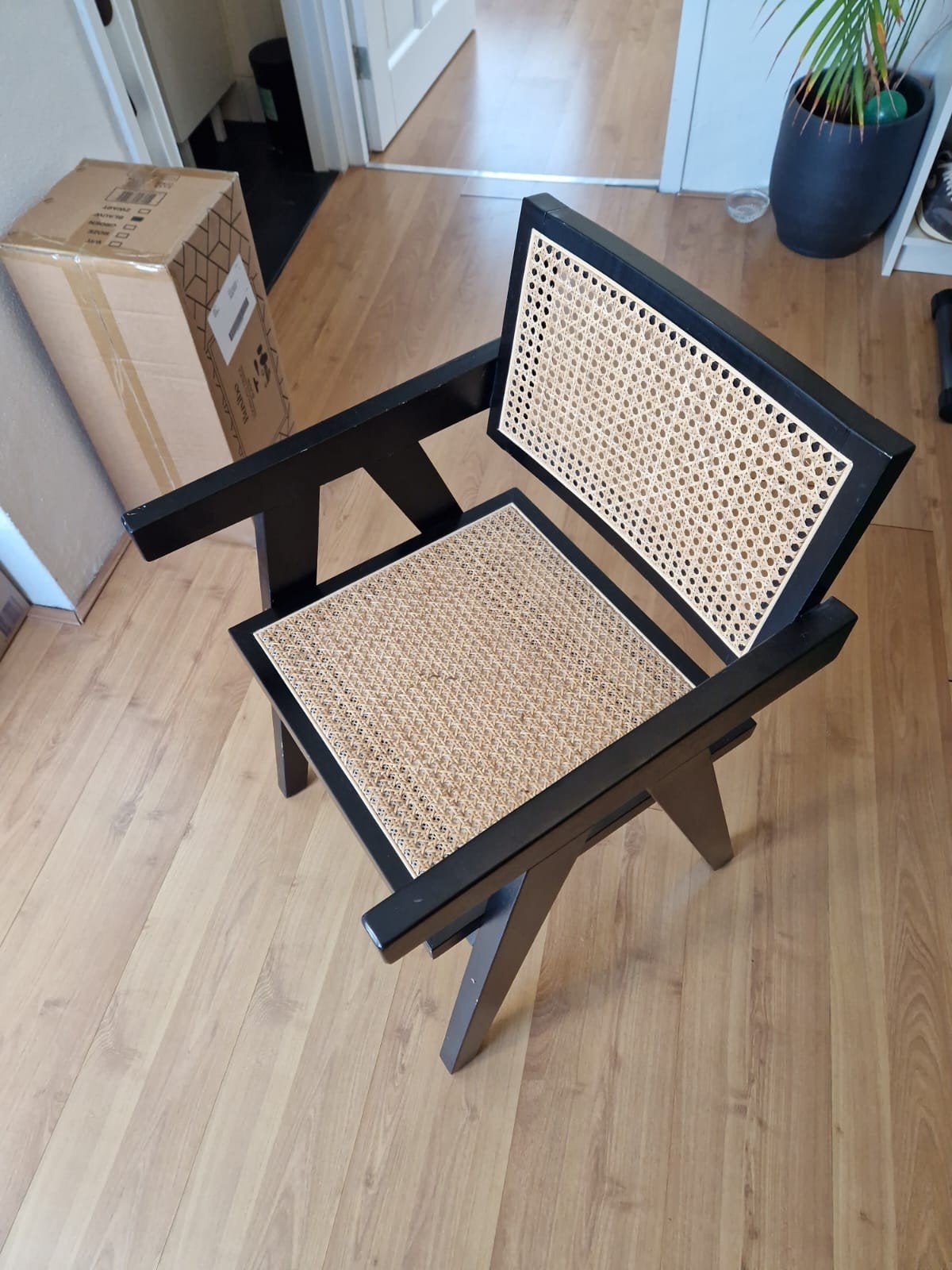 Zwarte houten stoel met rieten zitting, Ophalen, Gebruikt, Zwart, Hout