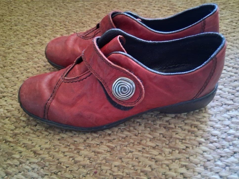 Rieker Antistress schoenen maat 39 rood, Ophalen of Verzenden, Zo goed als nieuw, Rood, Sneakers of Gympen