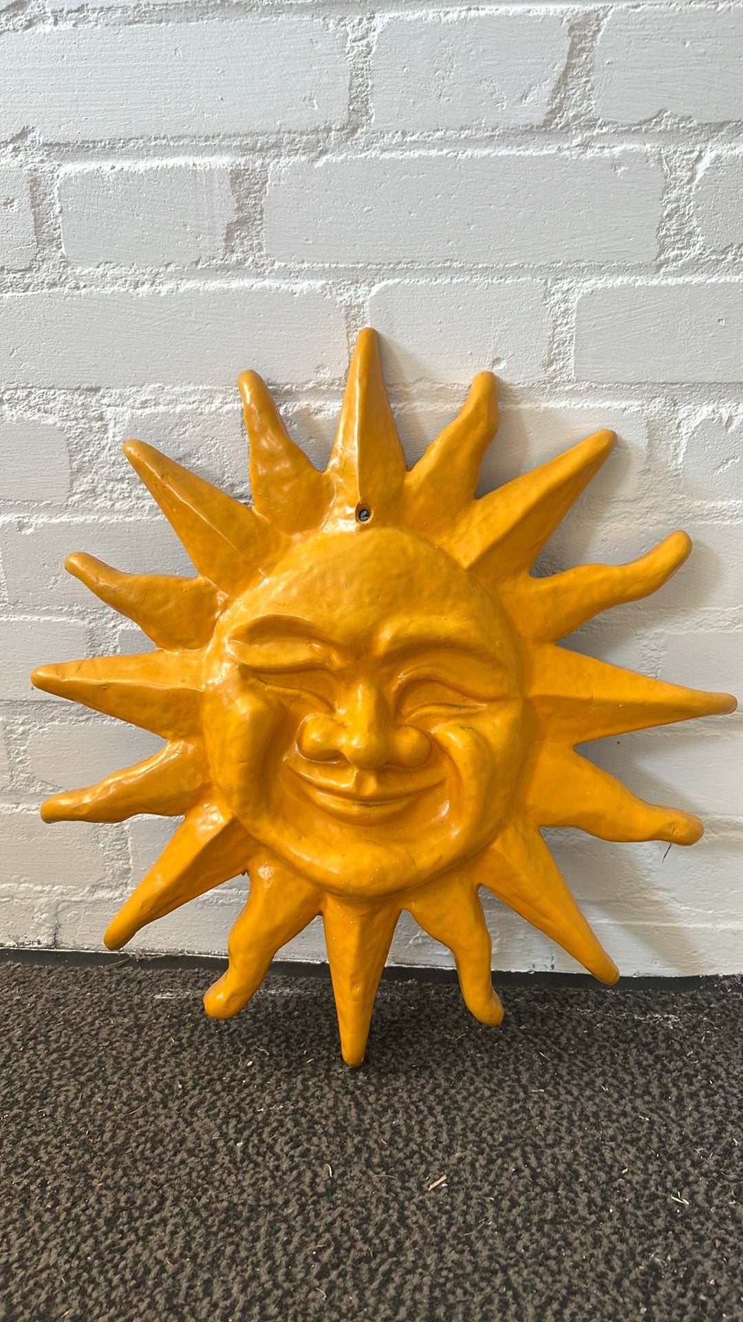 Zon  40 cm Diameter steen of beton beeld mooi 2 stuks, Ophalen, Zo goed als nieuw
