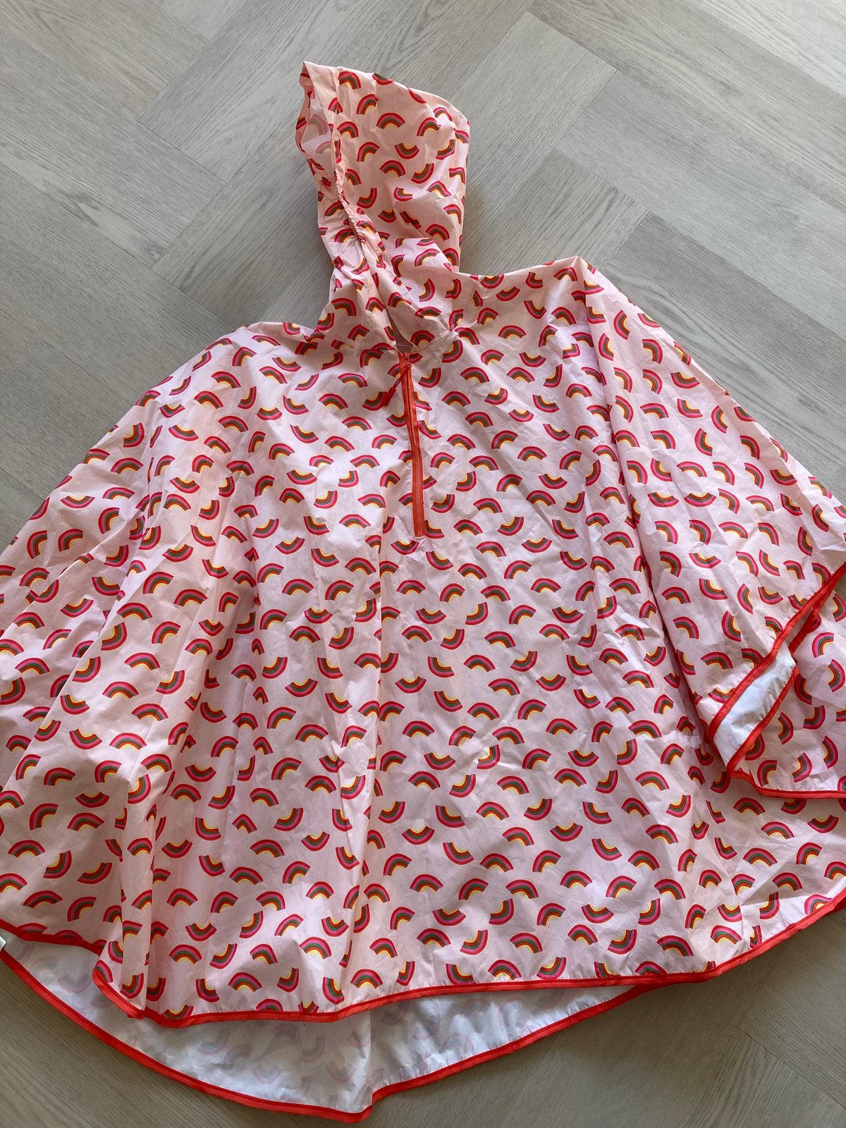 Regenponcho Hema ZGAN met regenboogjes, Ophalen of Verzenden, Zo goed als nieuw, Regenjas