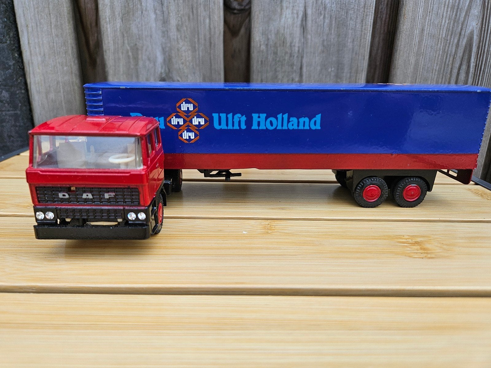 Lion car Daf 2800 Dru Ulft eurotrailer 1:50 wit interieur, Ophalen of Verzenden, Zo goed als nieuw, Bus of Vrachtwagen, Lion Toys