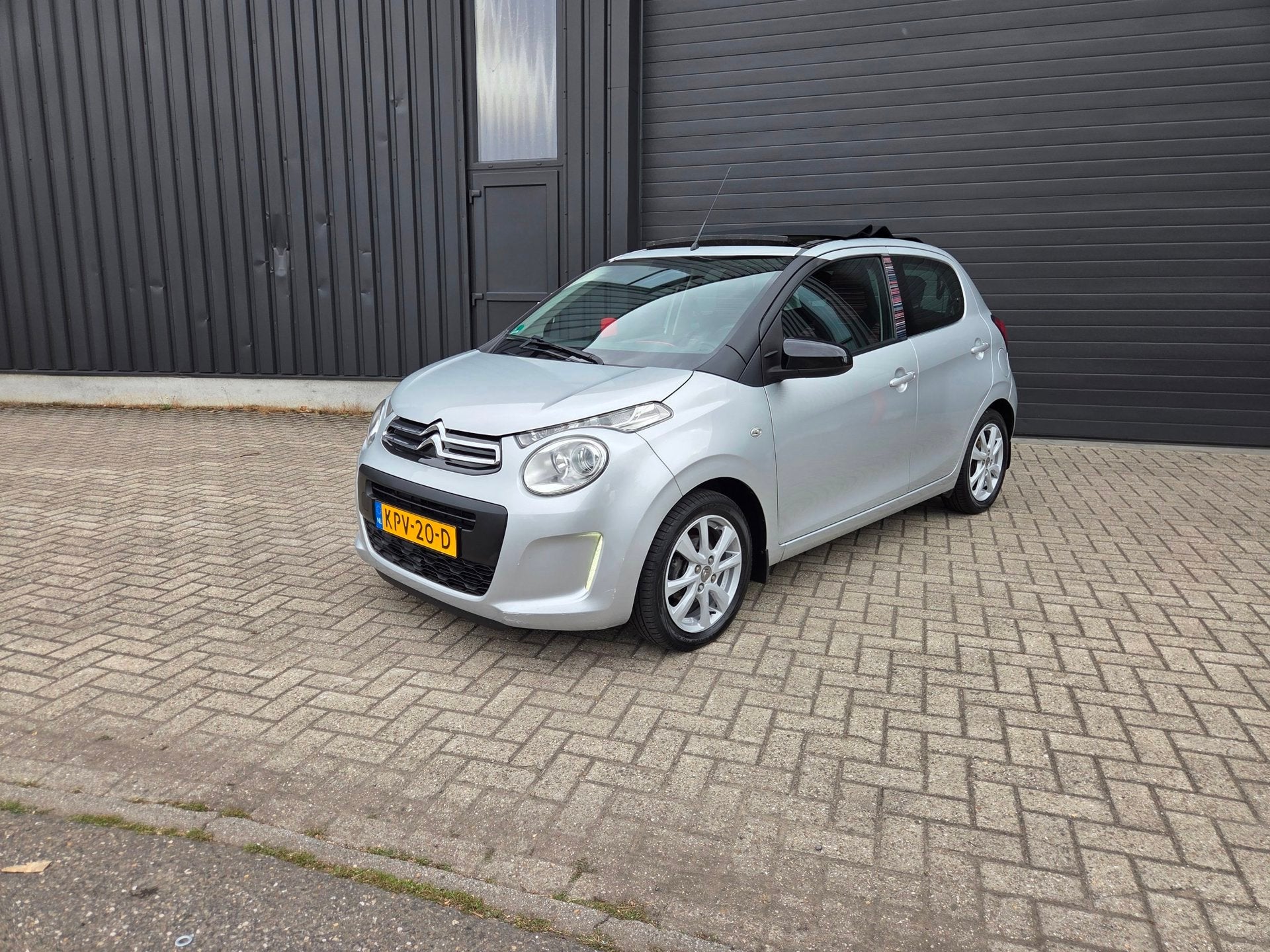 Citroen C1 1.2 PureTech Shine Mooie Auto, Auto's, Voorwielaandrijving, Gebruikt, Euro 6, 1199 cc