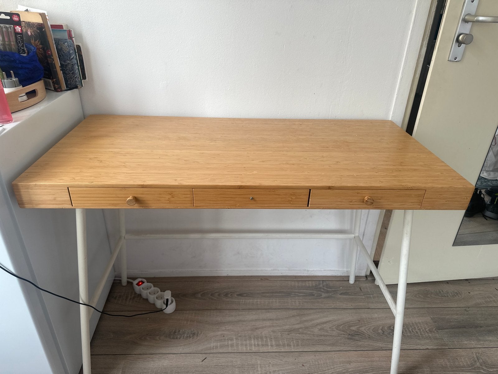 Houten bureau met lades, Ophalen, Gebruikt, Bruin, Hout