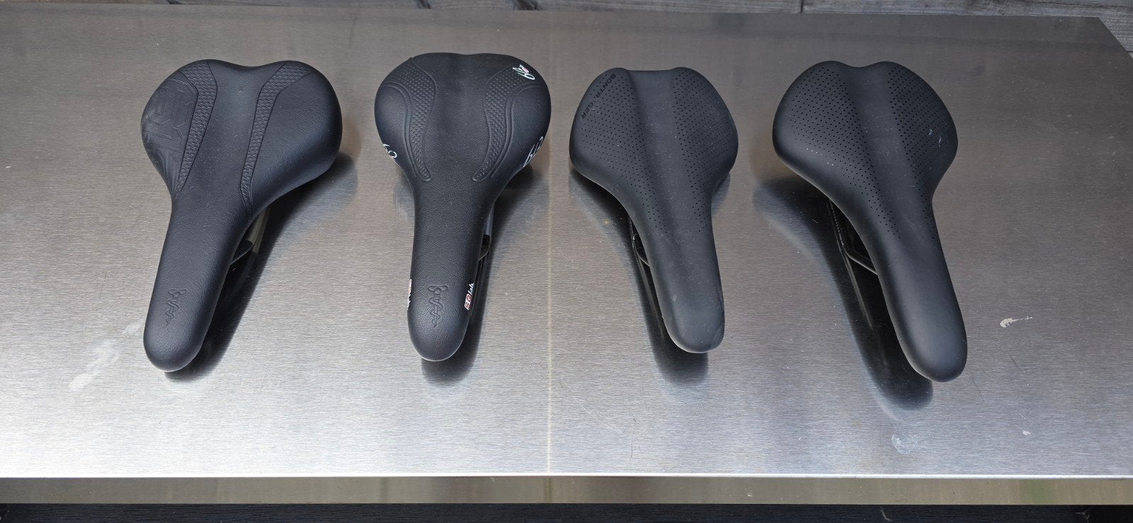 Diverse fietszadels - Zo goed als nieuw, Verzenden, Overige materialen, Diverse merken (o.a. SQlab, Bontrager), Zadel