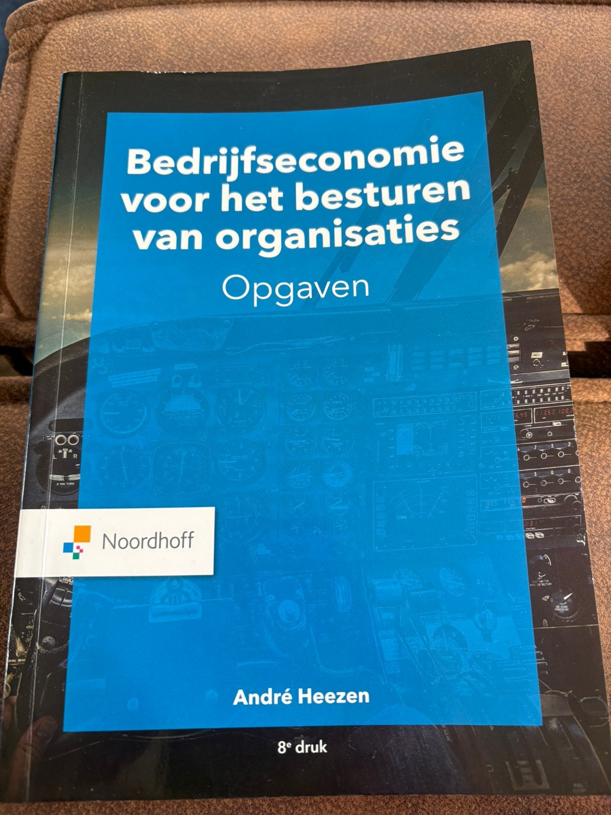 Bedrijfseconomie voor het besturen van organisaties, Ophalen of Verzenden, Zo goed als nieuw, Economie en Marketing