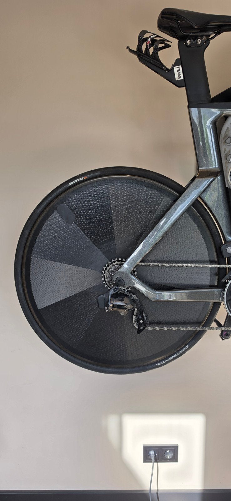 Zipp Super 9 Disc Wiel - Carbon Tijdrit/Triatlon, Ophalen of Verzenden, Zo goed als nieuw