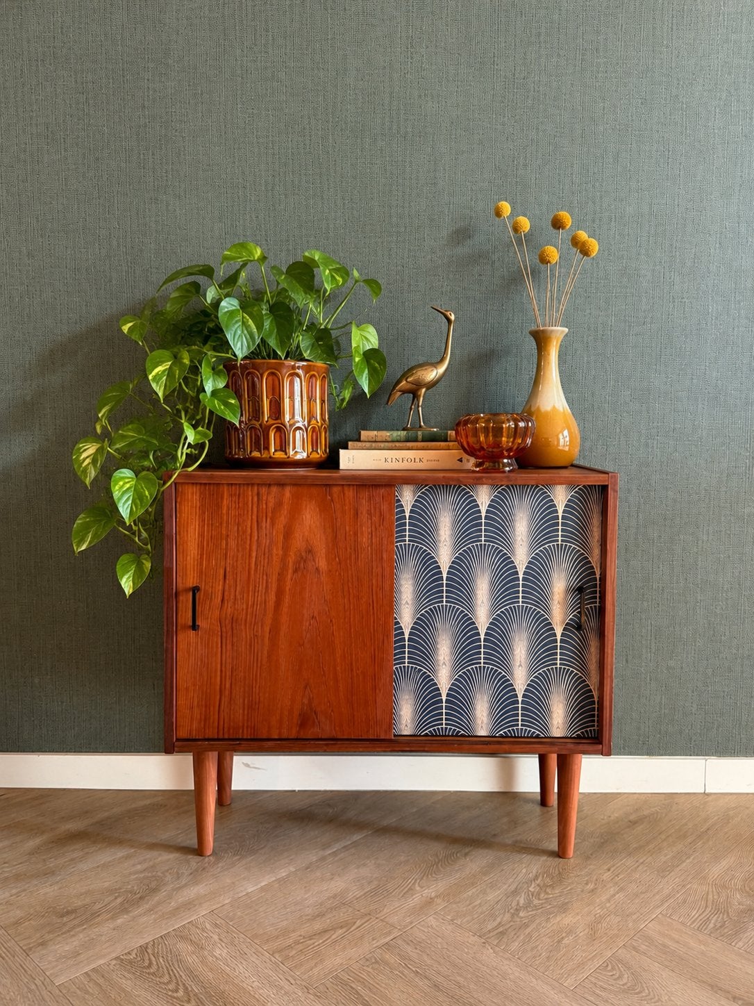 Vintage kastje | Mid-century | Art Deco | Deens, Ophalen, Met deur(en), ..., 50 tot 100 cm