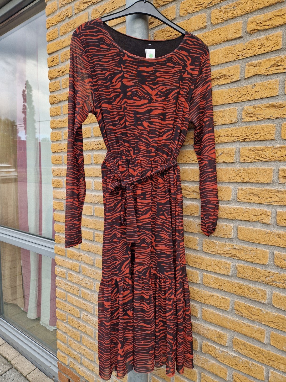 Jurk in een leeuwen print oranje * foute party *, Maat 38/40 (M), Zo goed als nieuw, Catwalk Junkie, Kleding