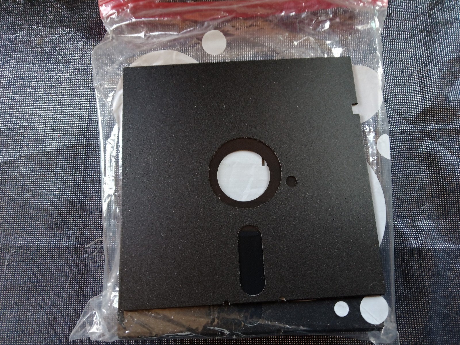 Commodore 64 floppy's - niet geformatteerd/ zwart, Ophalen of Verzenden, Onbekend