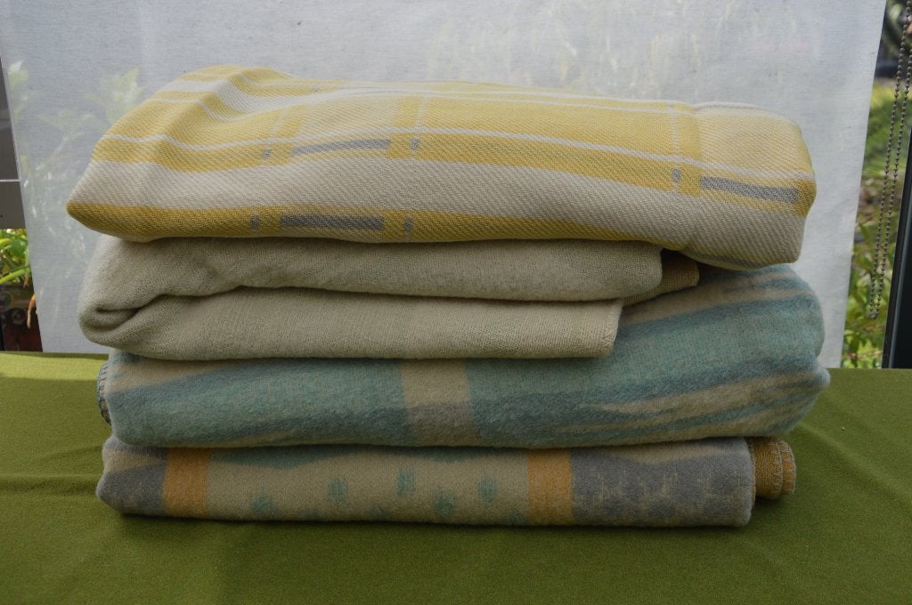 4 vintage wollen dekens 100% zuiver scheerwol diverse maten, Gebruikt, Tweepersoons, Ophalen of Verzenden, Overige merken