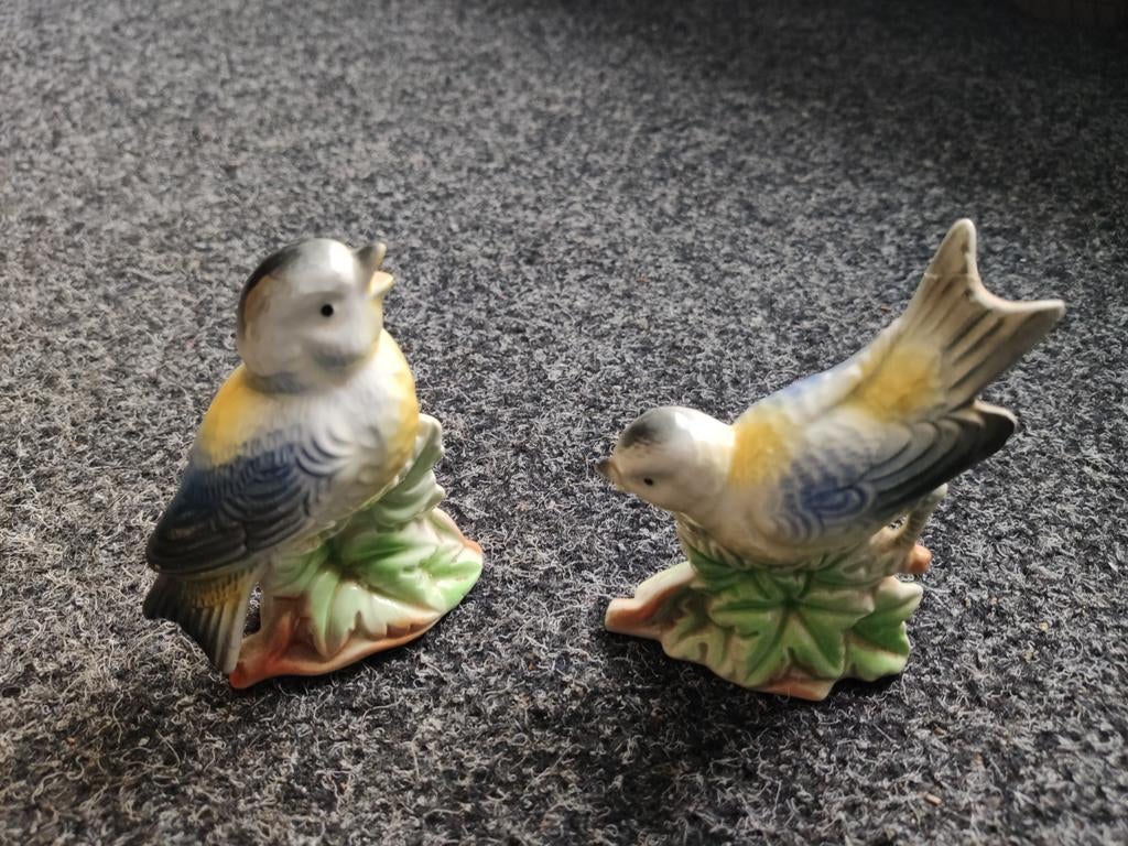 Twee porseleinen vogeltjes - decoratie, Ophalen, Zo goed als nieuw, Dier