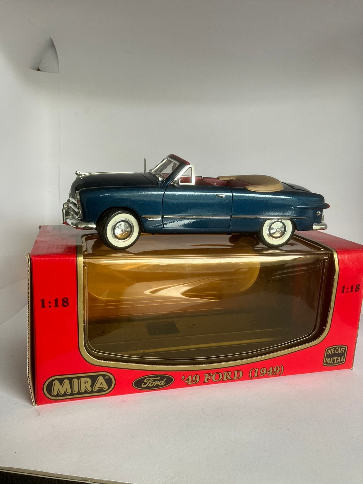 Ford 1949 Convertable, Mira Golden Line,1:18, metallic blue, Ophalen of Verzenden, Zo goed als nieuw, Overige merken