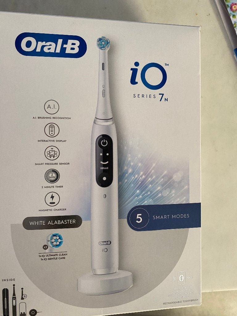 Oral-B io 7 elektrische tandenborstel 5 standen, Ophalen of Verzenden, Zo goed als nieuw, Mondverzorging