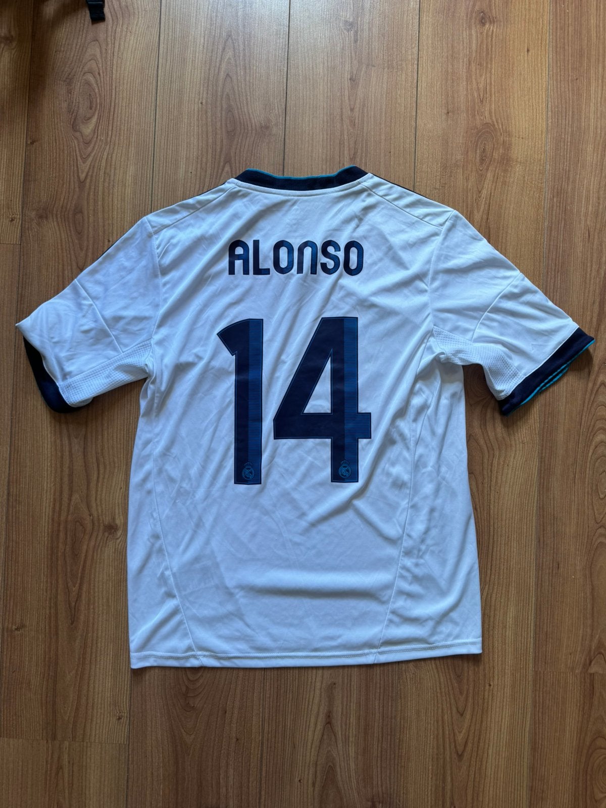 Voetbalshirt Real Madrid Xabi Alonso #14, Sport en Fitness, Voetbal, Ophalen of Verzenden, Zo goed als nieuw, Shirt