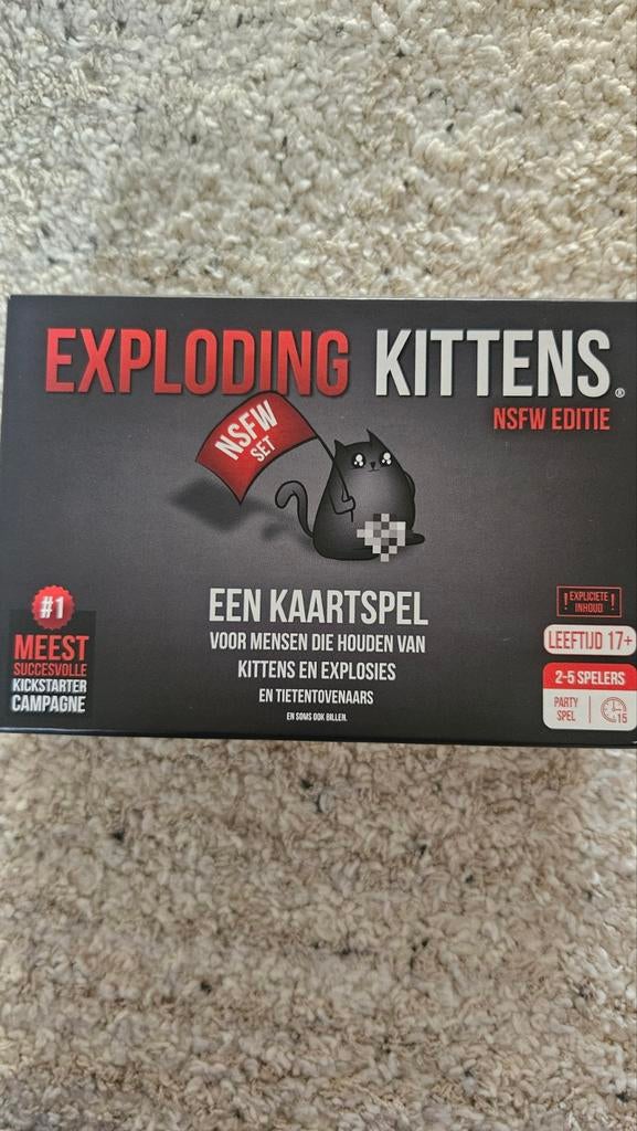 Exploding Kittens NSFW +17, Vijf spelers of meer, Ophalen of Verzenden, Nieuw, Exploding Kittens