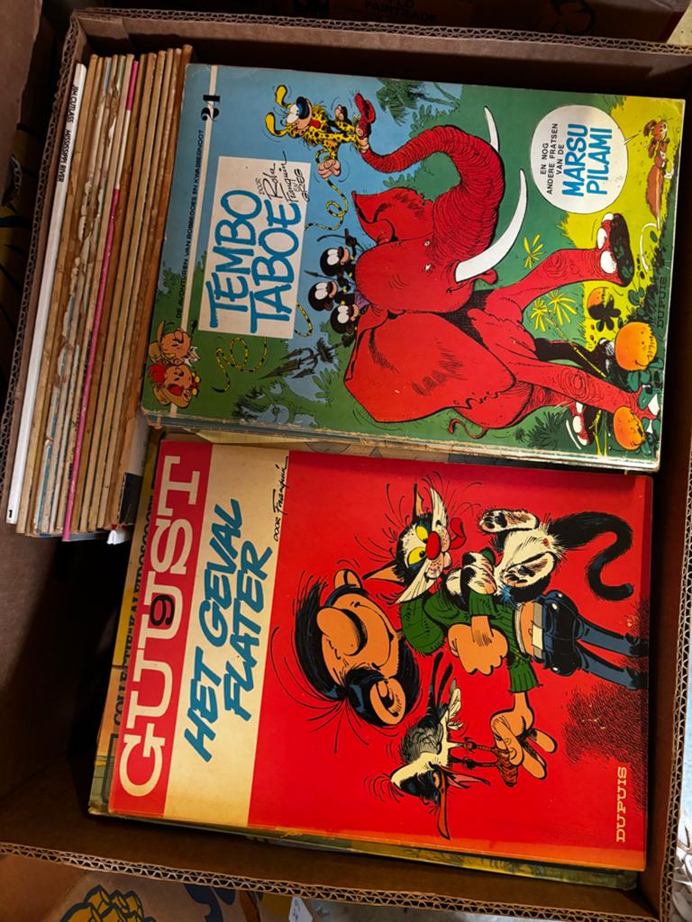 Partij stripboeken in bananendozen, Boeken, Meerdere stripboeken, Ophalen, Gelezen