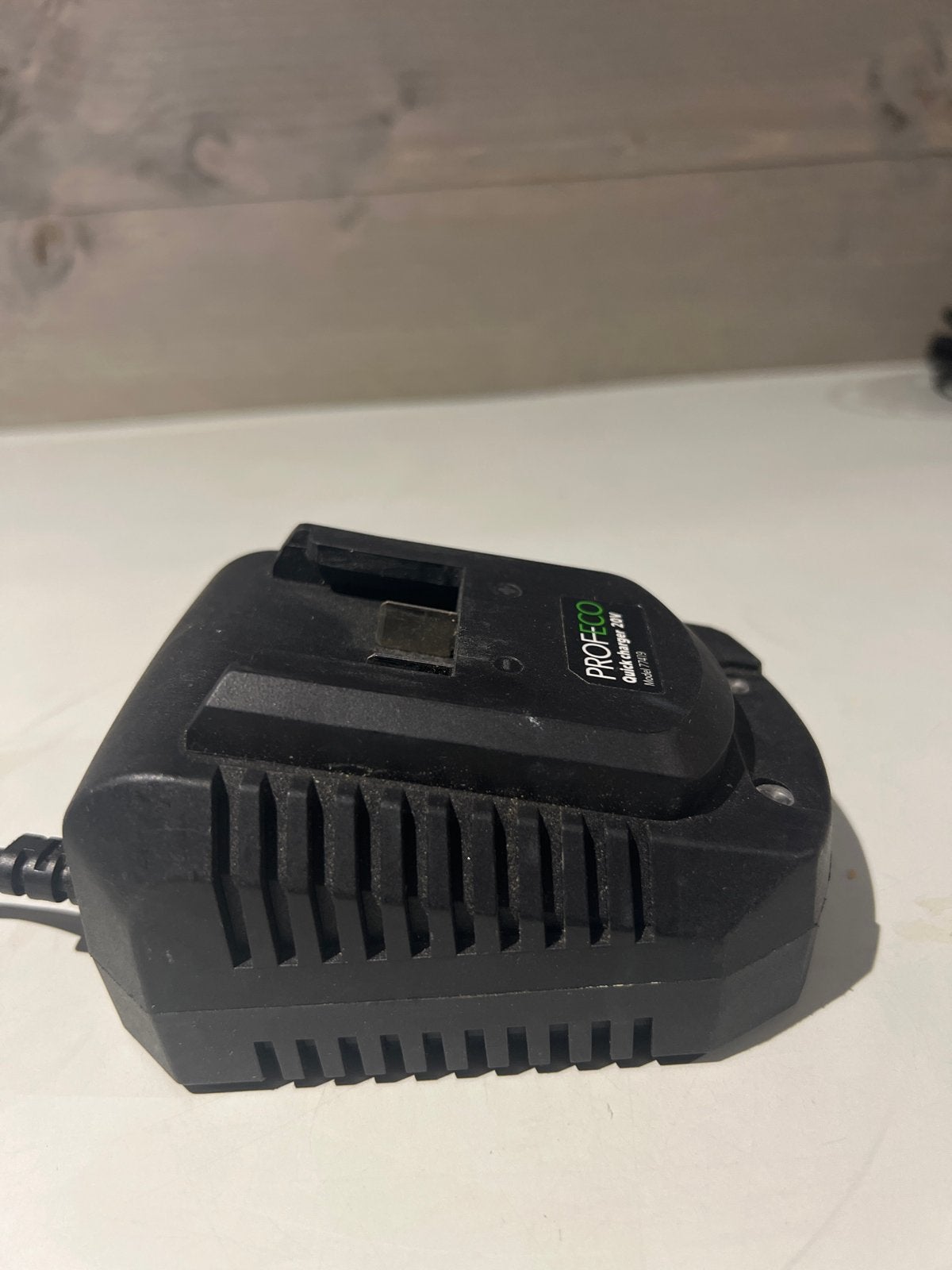 PROFECO Quick charger 20V Model 77419, N, Ophalen of Verzenden, N, N