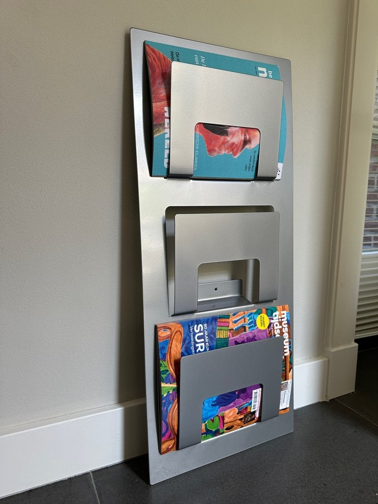 Tijdschriftenhouder aluminium tijdschriftenrek Ikea student, Huis en Inrichting, Woonaccessoires | Krantenbakken en Lectuurbakken