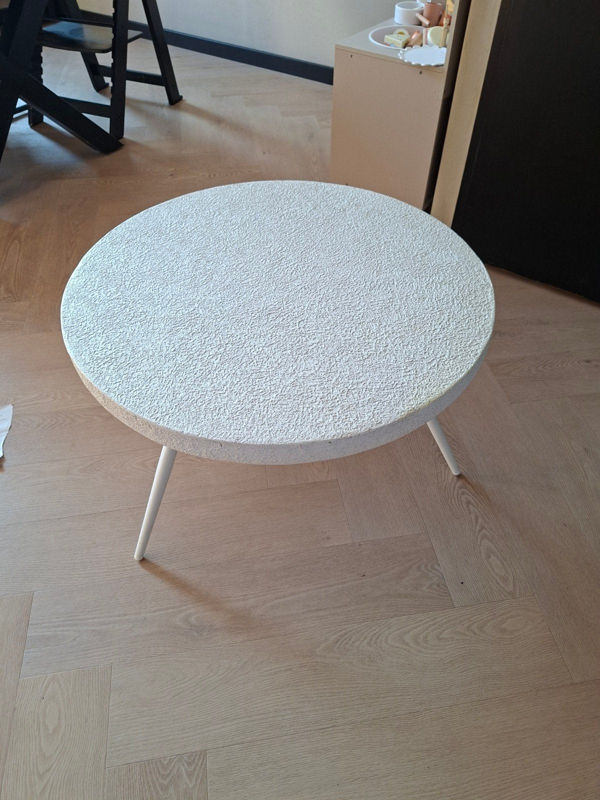 Moderne ronde salontafel met unieke textuur, Ophalen, Gebruikt, 50 tot 100 cm, Rond
