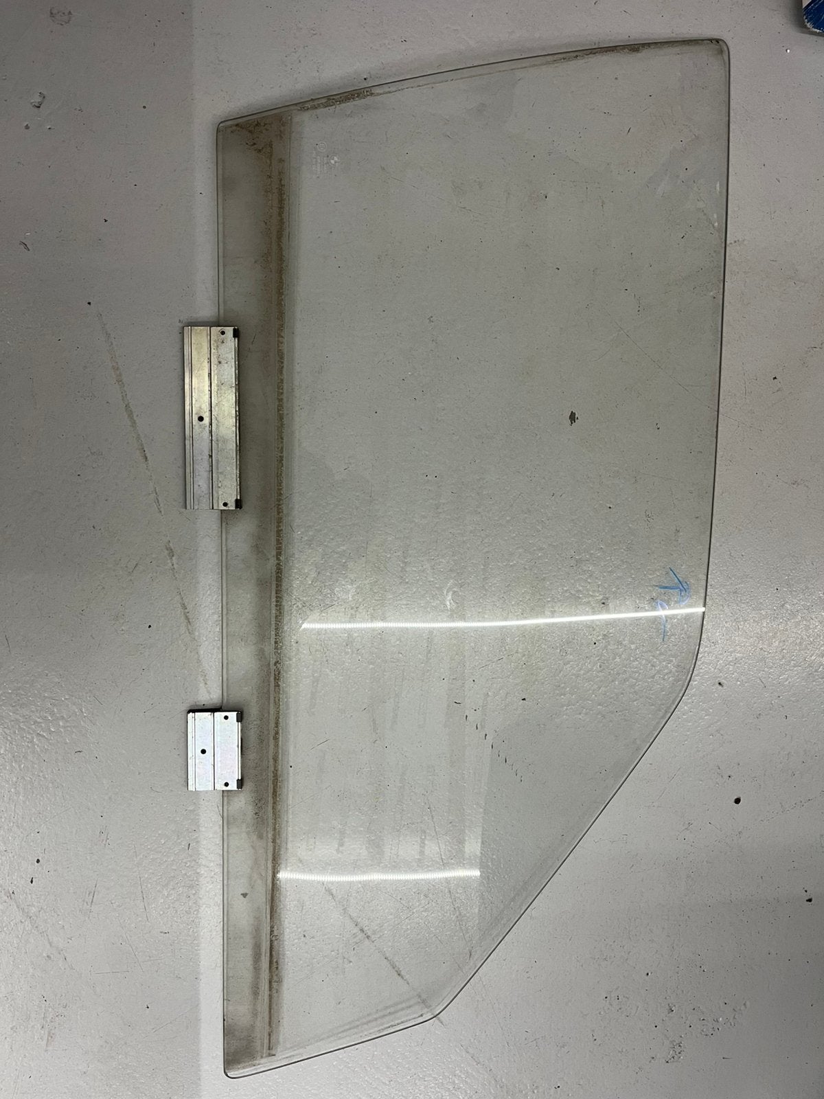 BMW e30 2 deurs zijrruit rechts voor, Auto-onderdelen, Ruiten en Toebehoren, Ophalen of Verzenden, BMW