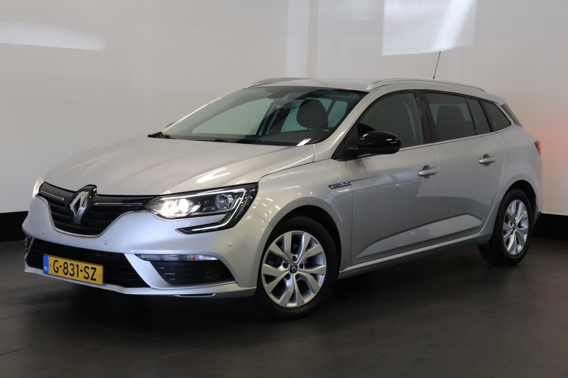 Renault Mégane Estate 1.3 TCe Limited NL-Auto Airco | Navi, Voorwielaandrijving, Stof, Gebruikt, 4 cilinders