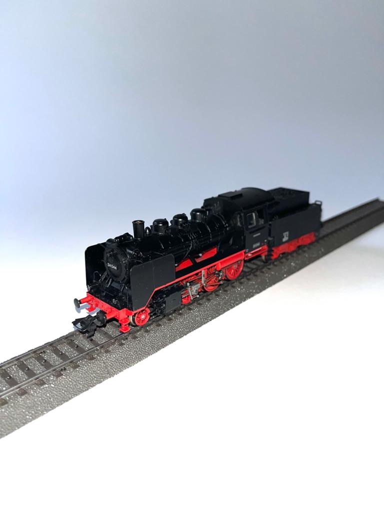 Märklin 36244 - Baureihe 24, Hobby en Vrije tijd, Modeltreinen | H0, Wisselstroom, Locomotief, Ophalen of Verzenden, Zo goed als nieuw