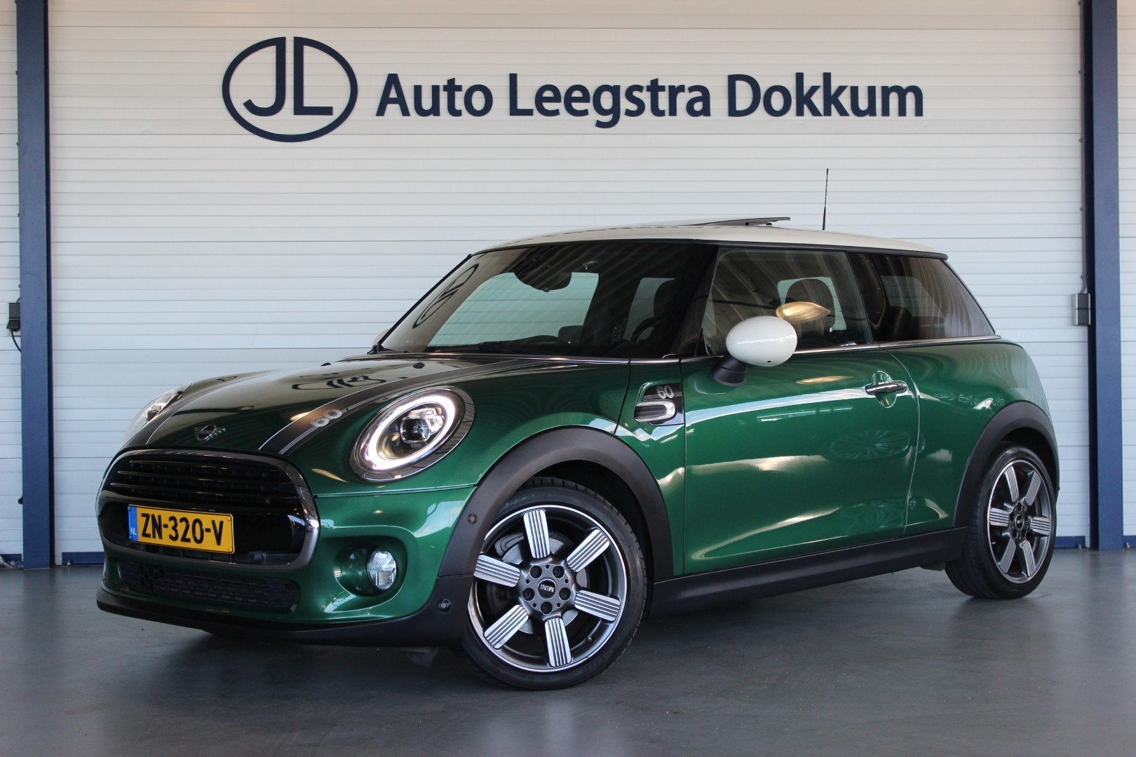 MINI Cooper 1.5 60 Years Edition Pano | Head-Up | Harman/Kar, Auto's, 136 pk, Gebruikt, Euro 6, 4 stoelen