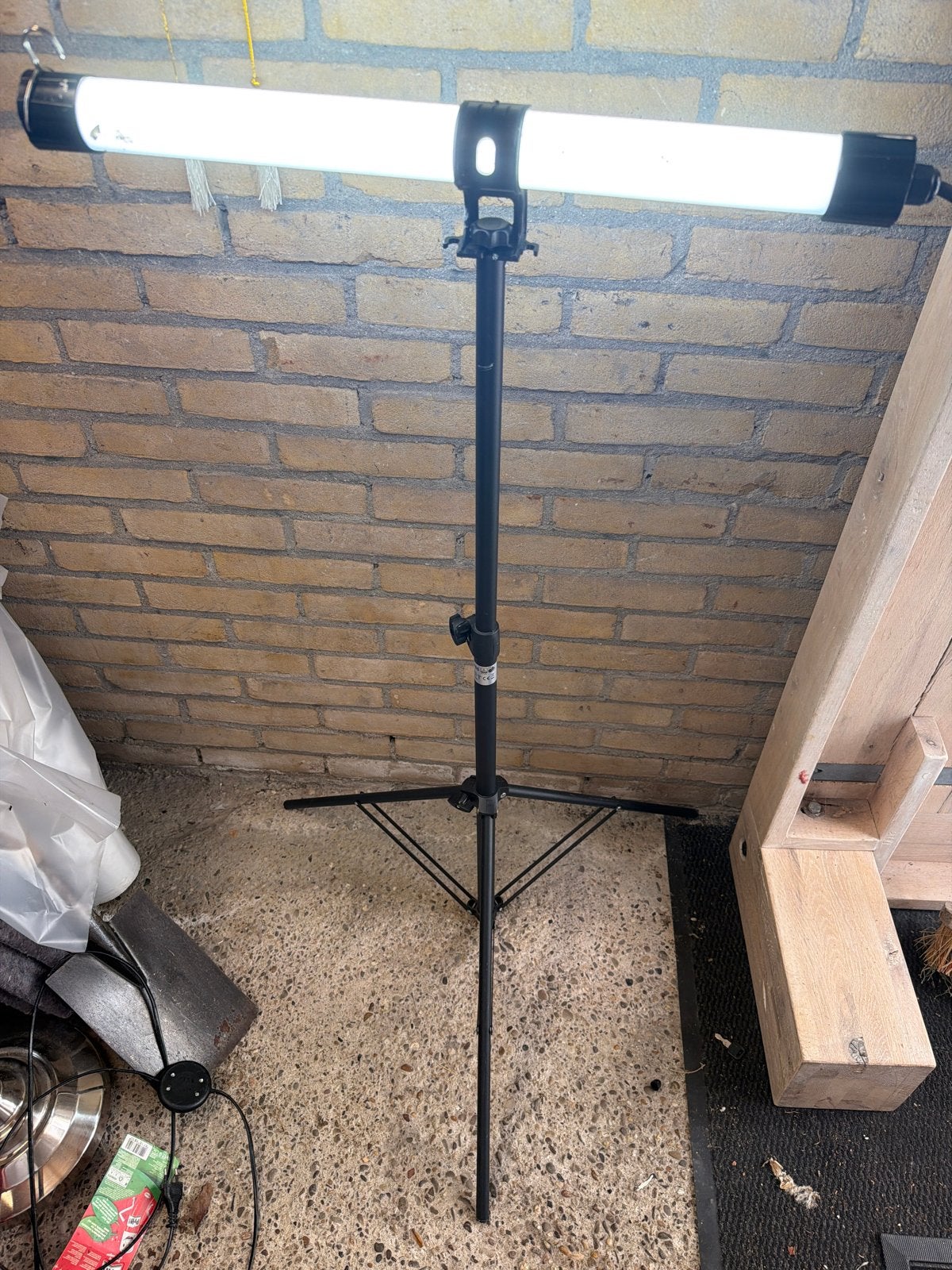 Bouwlamp met statief, in hoogte verstelbaar en ophangbaar, Doe-het-zelf en Verbouw, Bouwverlichting, Ophalen, Gebruikt, Minder dan 50 watt