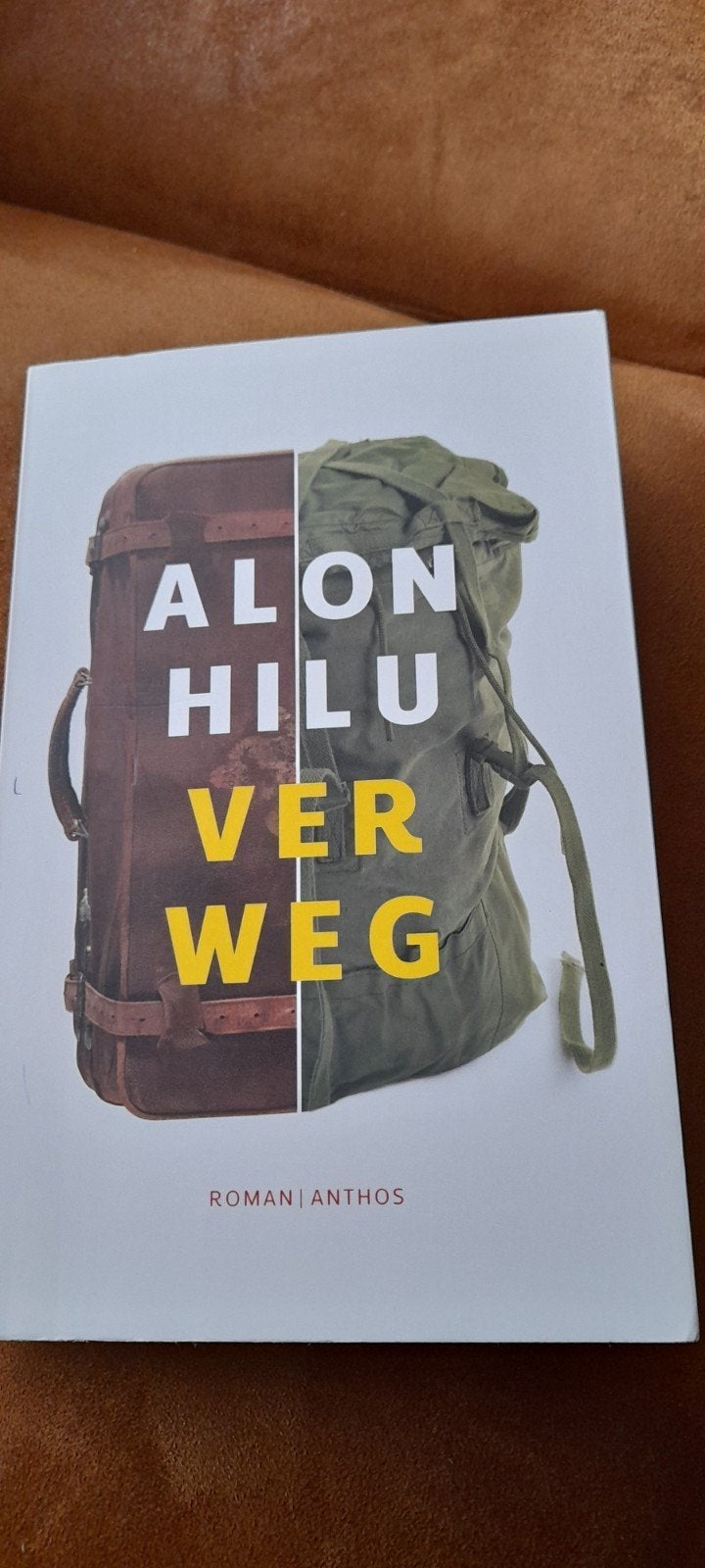 Ver Weg Anton Hilu, Ophalen of Verzenden, Zo goed als nieuw