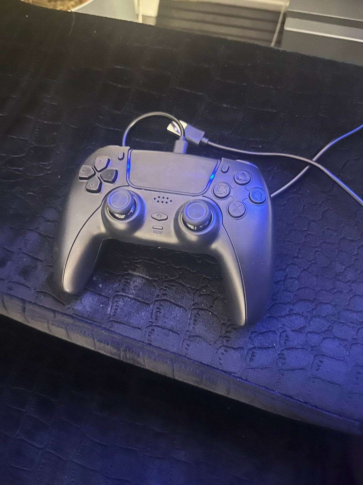 PlayStation 4 Slim met 1TB opslag en 2 controllers, Spelcomputers en Games, Spelcomputers | Sony PlayStation 4, Zo goed als nieuw
